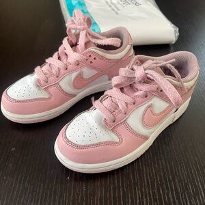 Nike Kids Sneakers in Pink and White